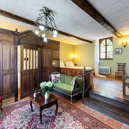 مبيت وإفطار كاسْتْرْ Domaine Le Castelet المظهر الخارجي الصورة