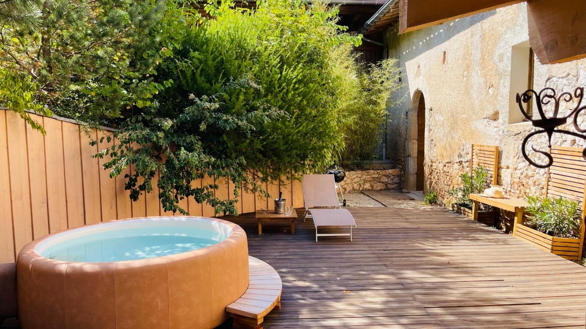 مبيت وإفطار كاسْتْرْ Domaine Le Castelet المظهر الخارجي الصورة