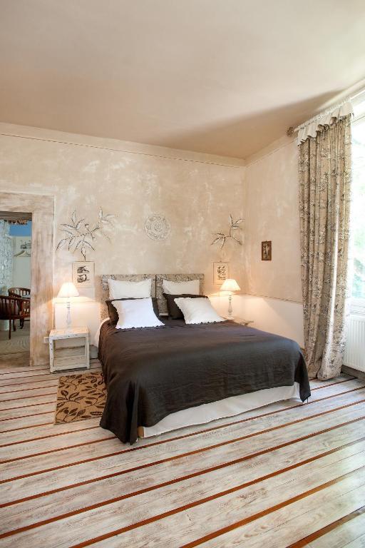 مبيت وإفطار كاسْتْرْ Domaine Le Castelet الغرفة الصورة