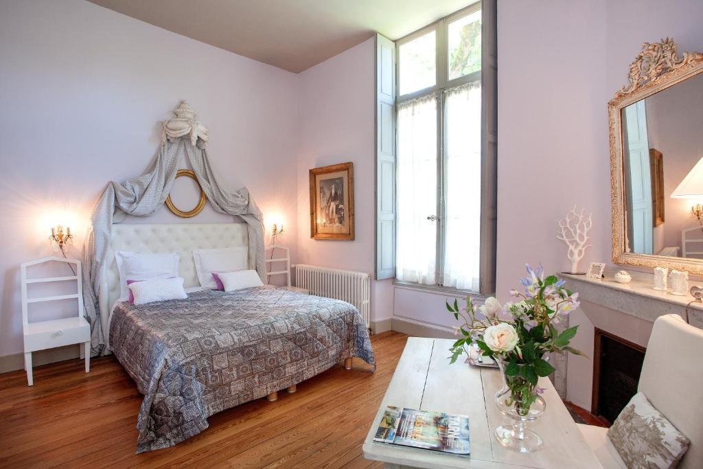مبيت وإفطار كاسْتْرْ Domaine Le Castelet الغرفة الصورة