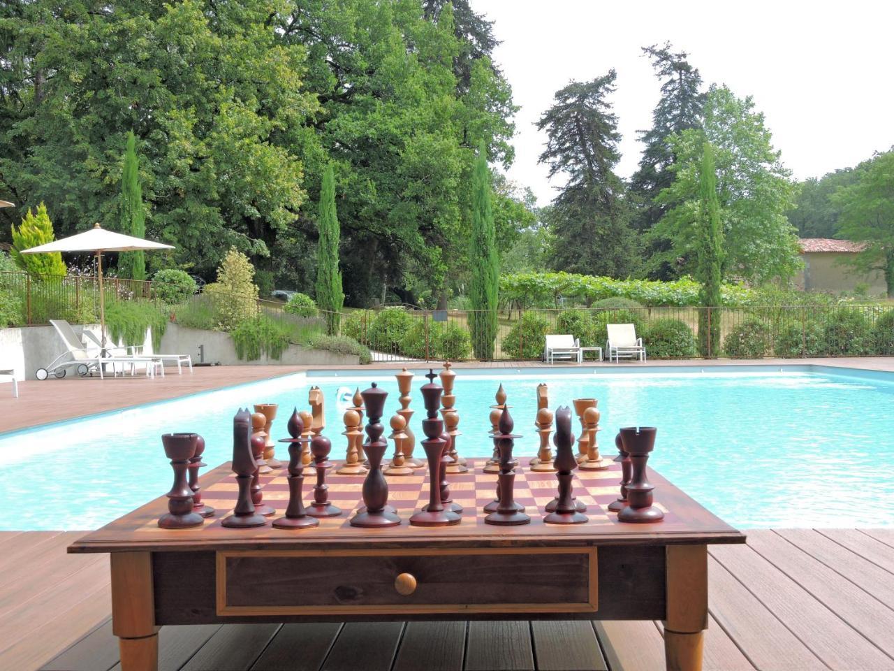 مبيت وإفطار كاسْتْرْ Domaine Le Castelet المظهر الخارجي الصورة